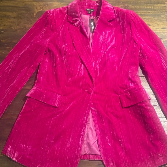 Boohoo Tall Crinkle Velvet Single Breasted Blazer in Magenta Pink - Picture 3 of 10